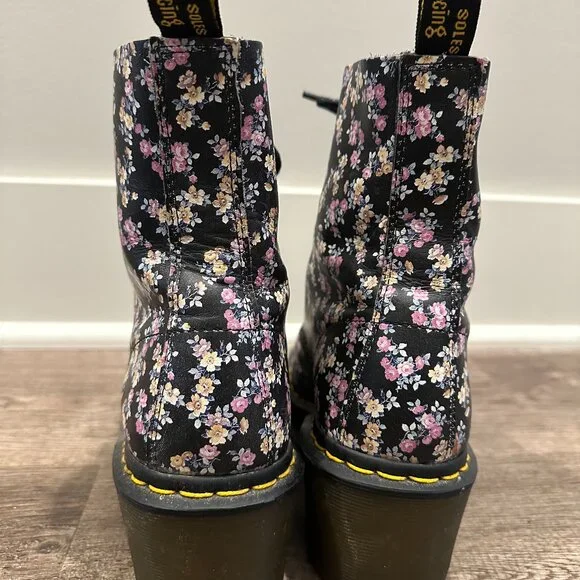 NWOT Dr. Martens RARE Floral Mini Tydee Clemency Heeled Lace-up Boot - Picture 3 of 7